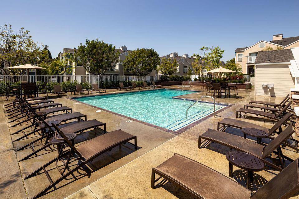 Apartment for rent at Channel Point, 5926 Bixby Village Dr, Long Beach, CA 90803