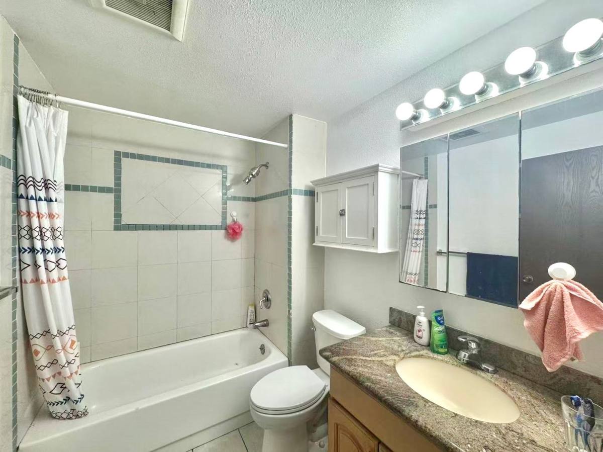 Condo for rent at 14556 NE 31st St, Bellevue, WA 98007