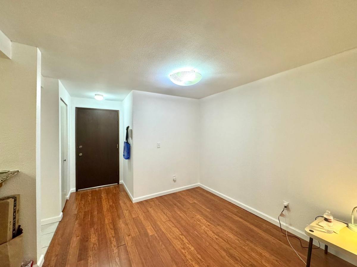 Condo for rent at 14556 NE 31st St, Bellevue, WA 98007