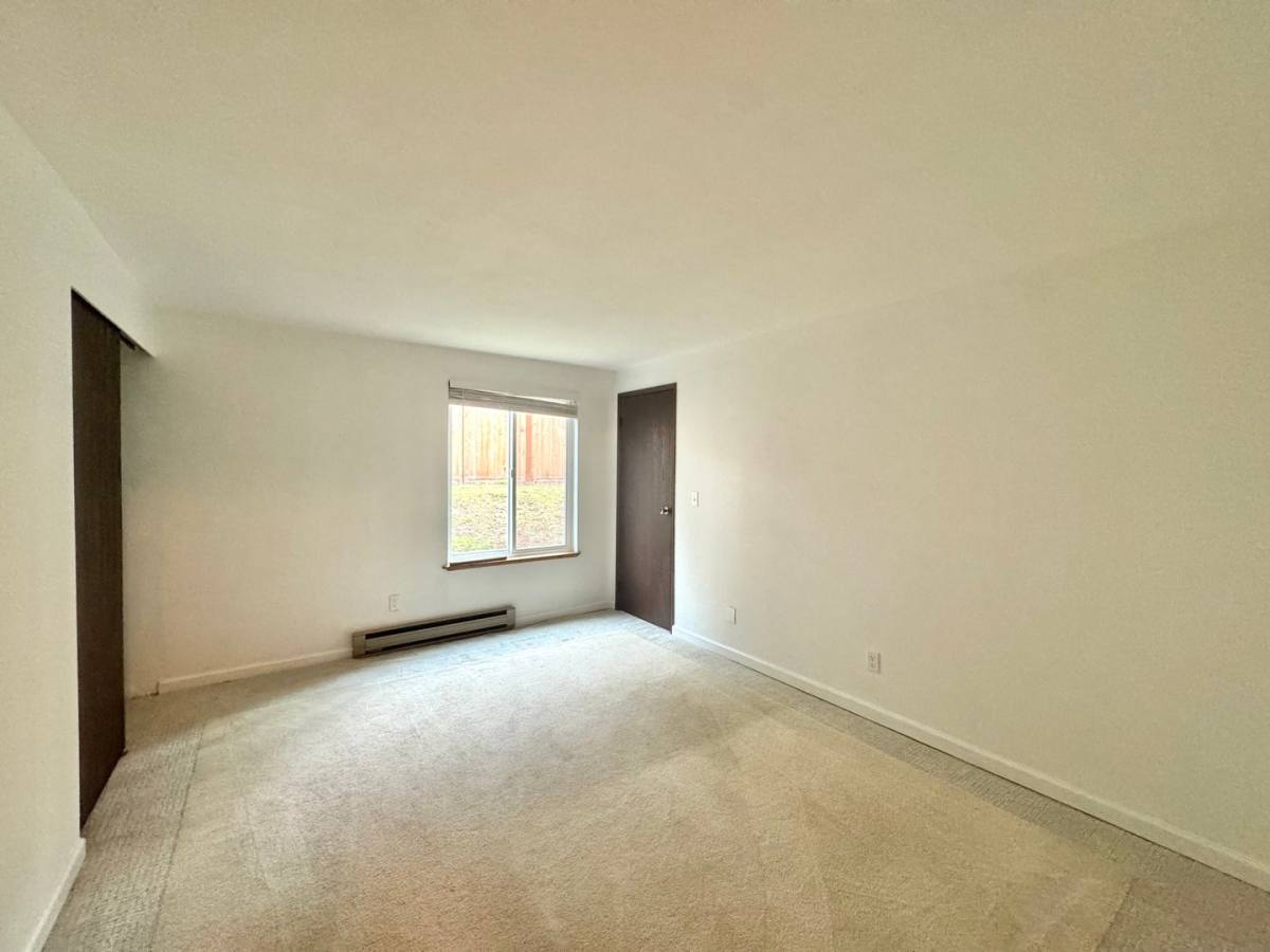 Condo for rent at 14556 NE 31st St, Bellevue, WA 98007