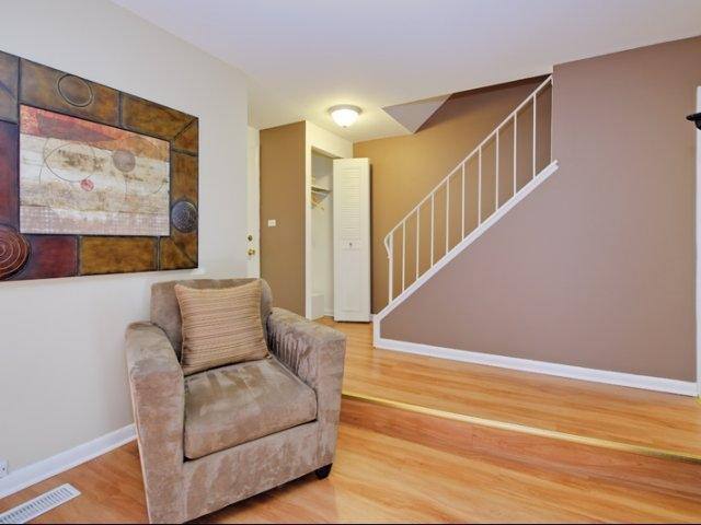 Apartment for rent at 3514 W 83rd St, Woodridge, IL 60517