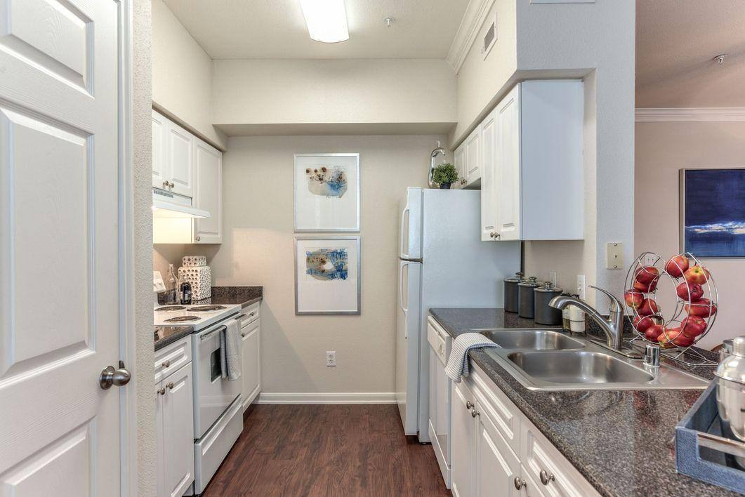 Apartment for rent at Plaza at Westchase, 2601 Woodland Park Dr, Houston, TX 77077