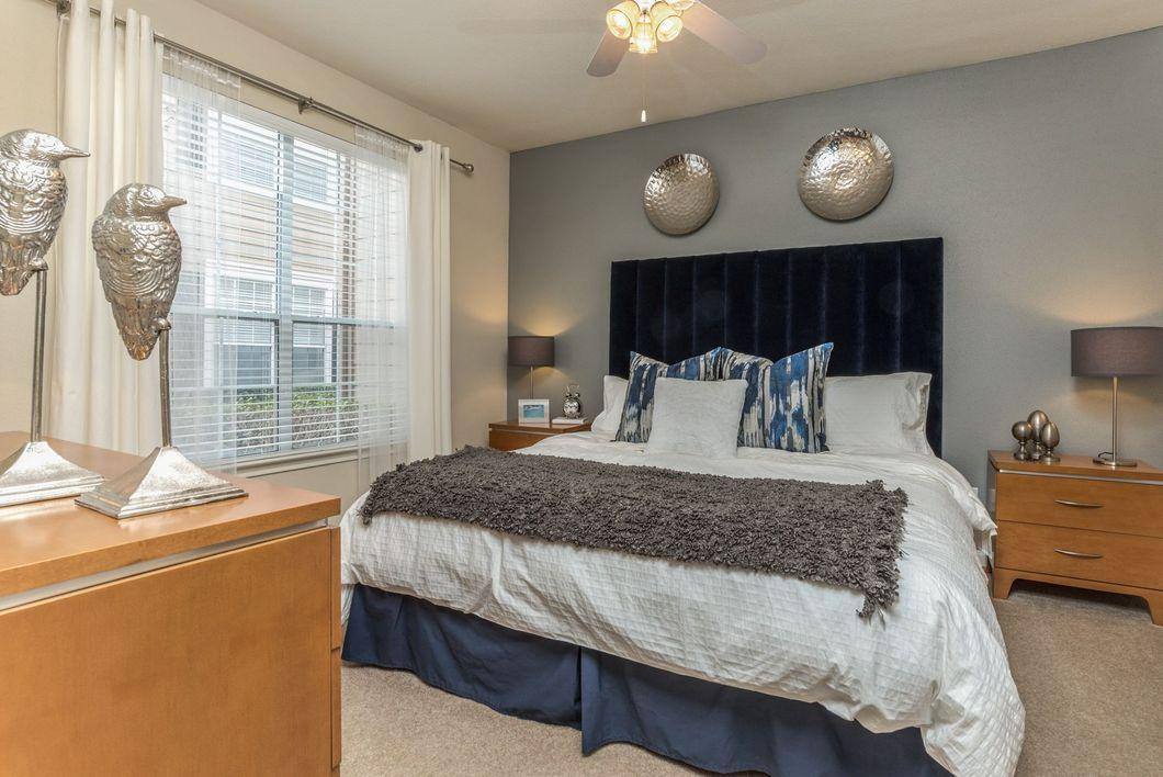 Apartment for rent at Plaza at Westchase, 2601 Woodland Park Dr, Houston, TX 77077