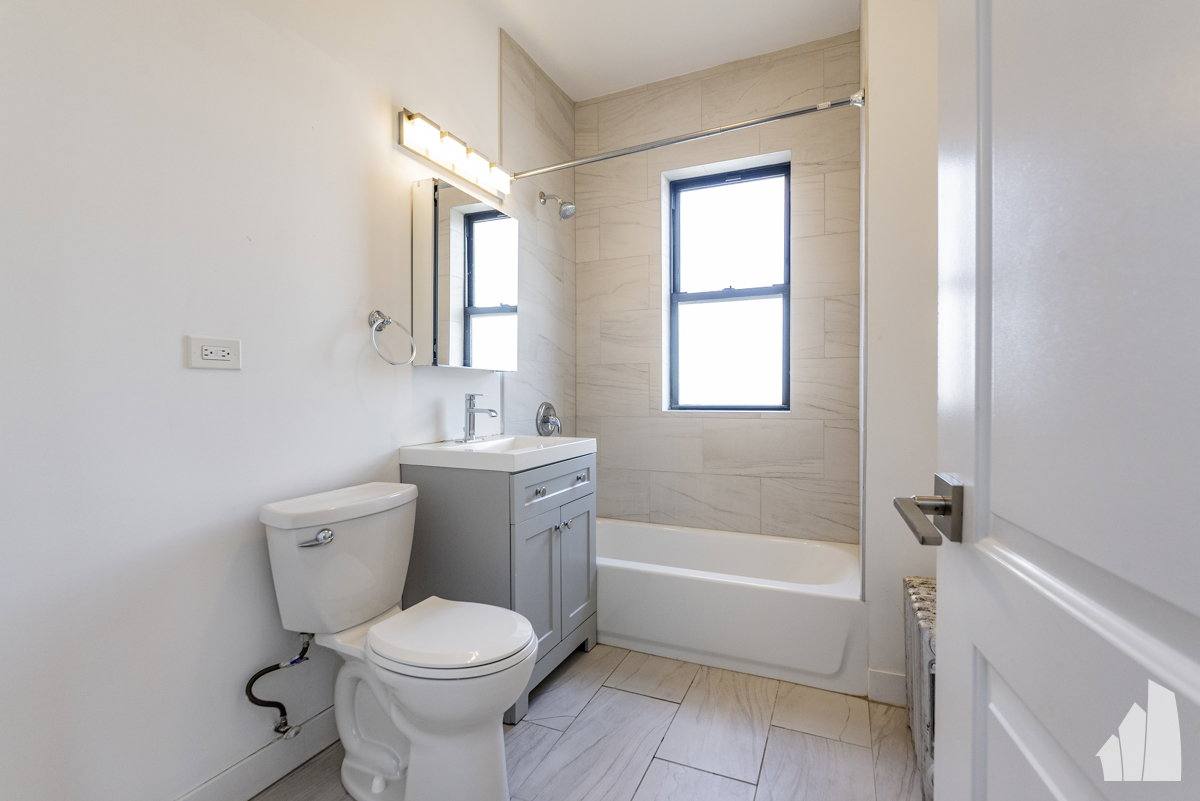Apartment for rent at 3933 N Keeler Ave, Chicago, IL 60641