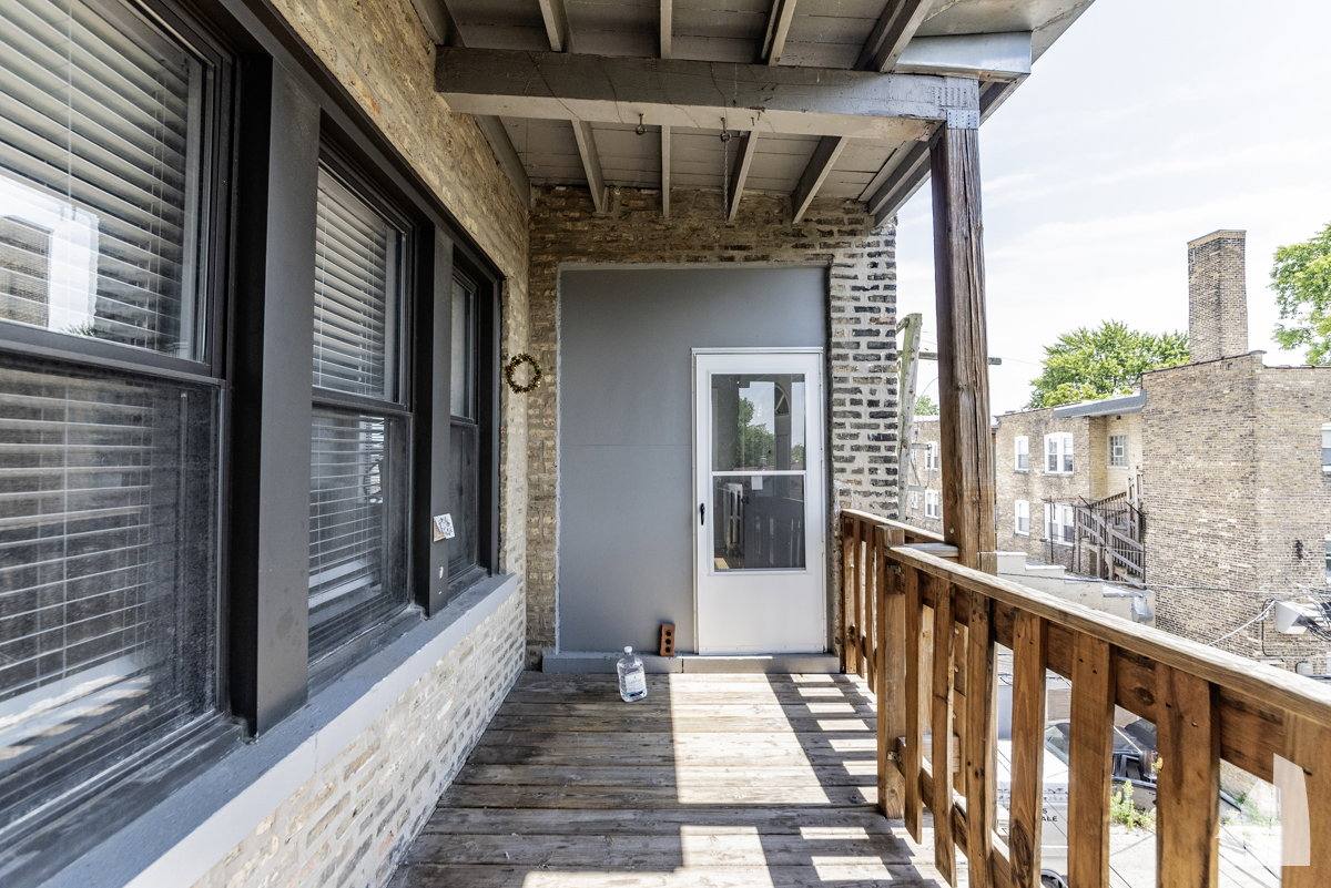 Apartment for rent at 3933 N Keeler Ave, Chicago, IL 60641