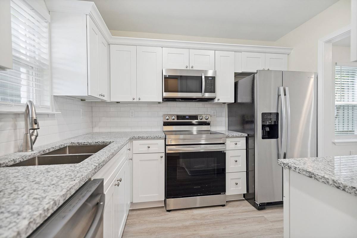 Townhouse for rent at 4766 Pontchartrain Dr, Slidell, LA 70458