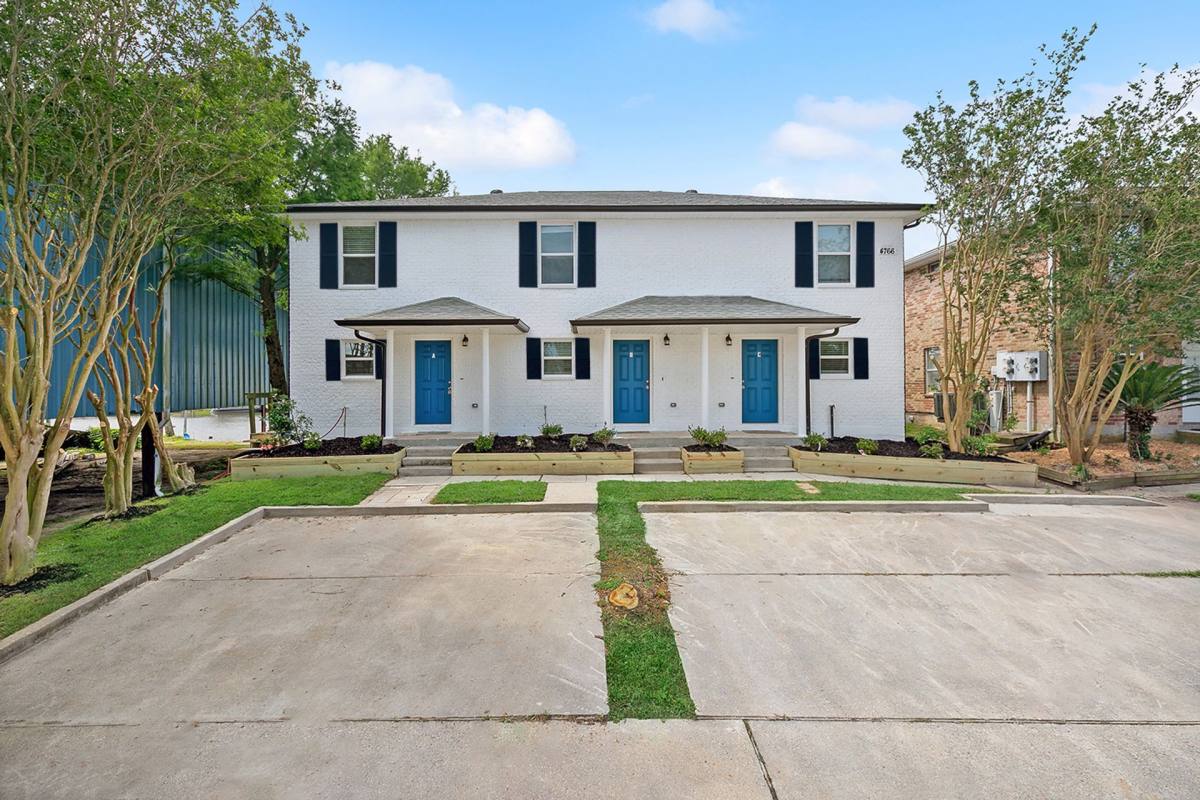 Townhouse for rent at 4766 Pontchartrain Dr, Slidell, LA 70458
