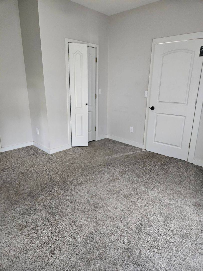 House for rent at 812 W Pershing St, Springfield, MO 65806