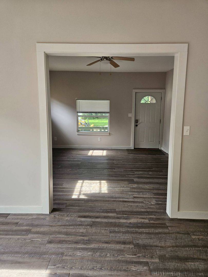 House for rent at 812 W Pershing St, Springfield, MO 65806