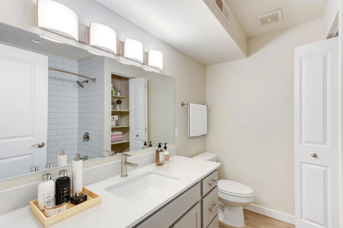 Apartment for rent at 453 Golfview Blvd, Valparaiso, IN 46385
