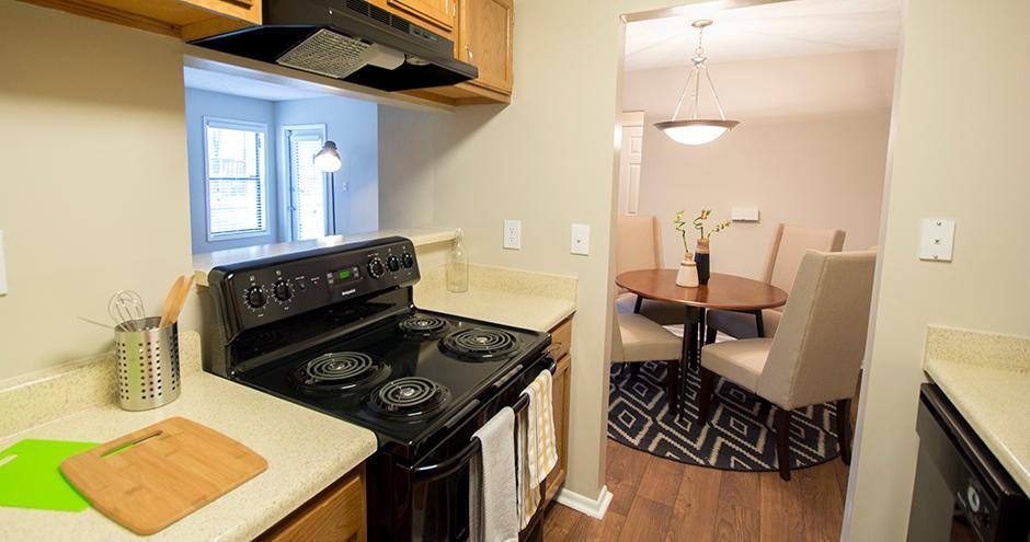 Apartment for rent at Wood Glen, 875 Franklin Gateway SE, Marietta, GA 30067