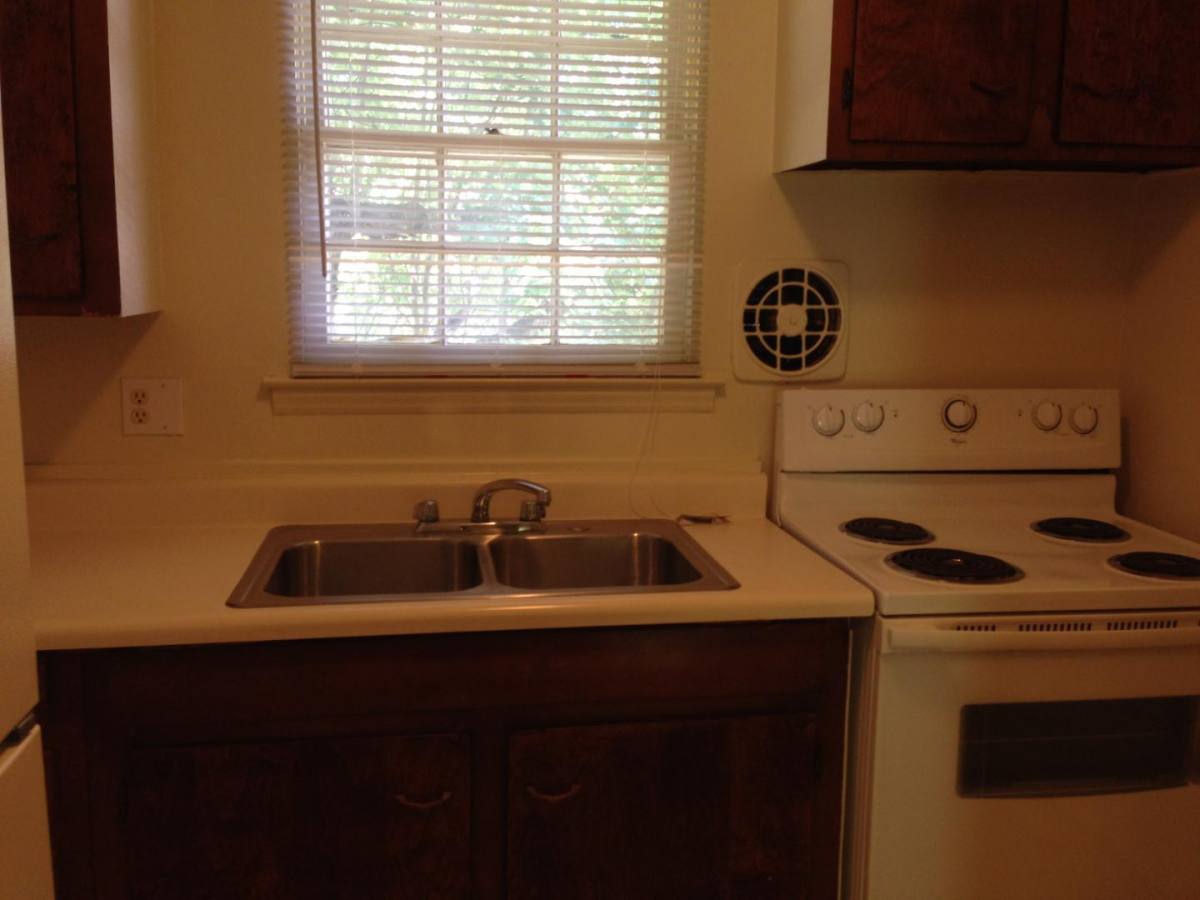 Townhouse for rent at Elmsley Grove, 148 Tyvola Dr, Charlotte, NC 28210