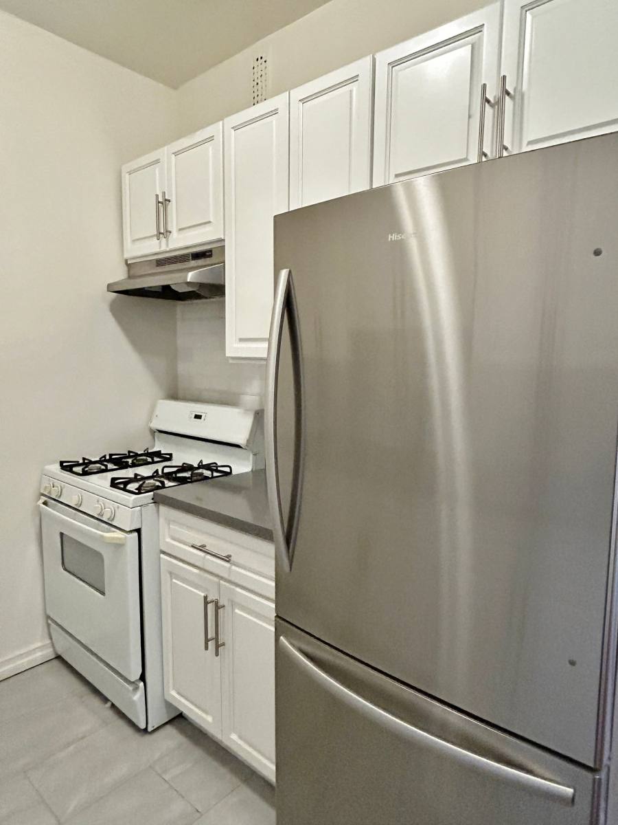 Apartment for rent at 1523 McCadden Place #407, Altadena, CA 91001