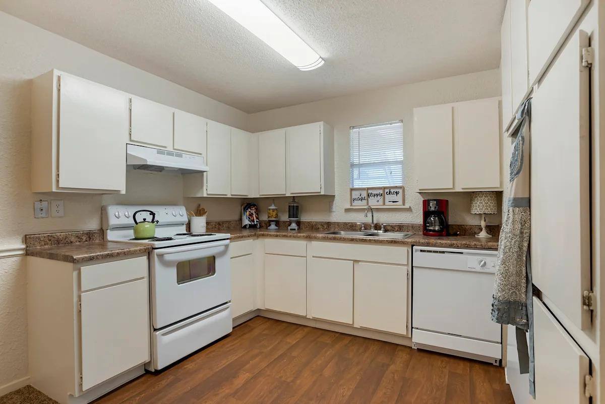 Apartment for rent at 2144 Lakeshore Dr, Ridgeland, MS 39157