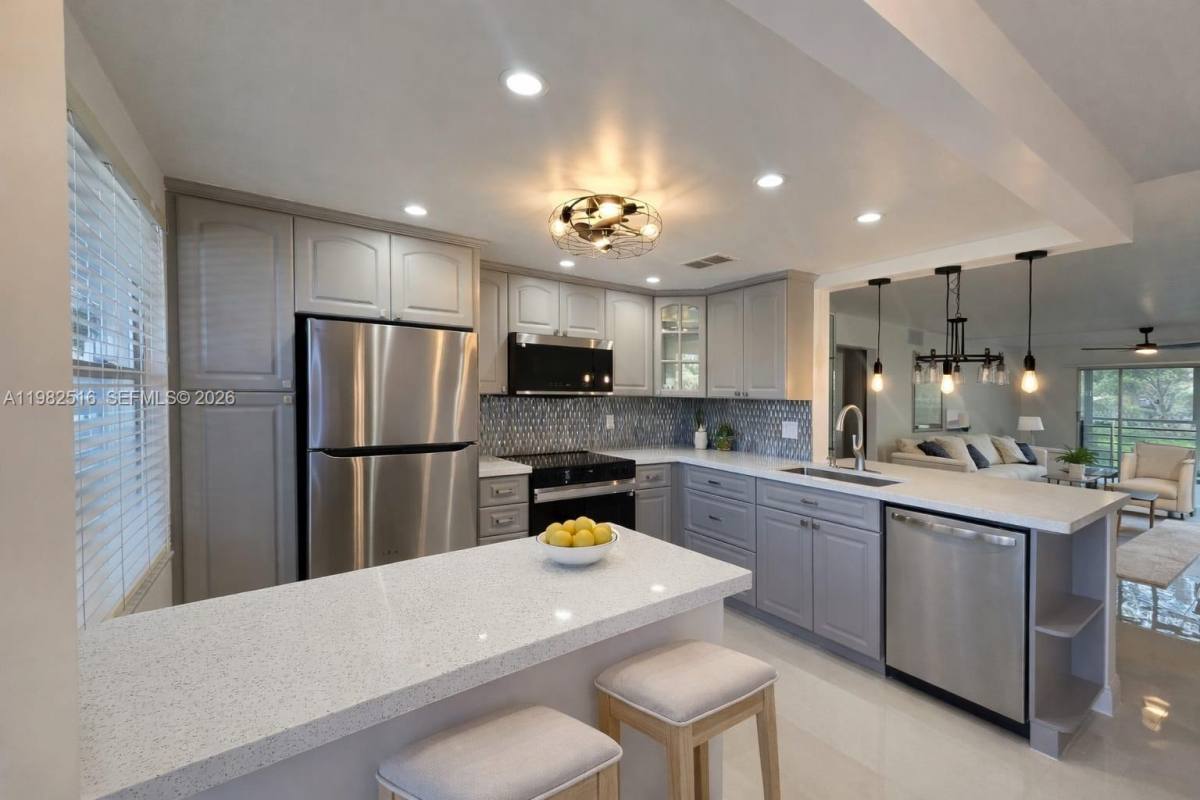 Apartment for rent at 2403 Antigua Circle #L2, Pompano Beach, FL 33066