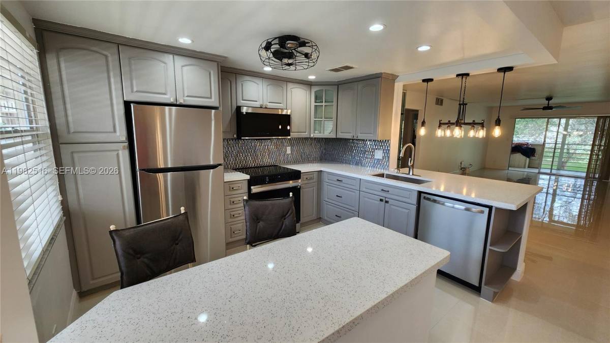Apartment for rent at 2403 Antigua Circle #L2, Pompano Beach, FL 33066