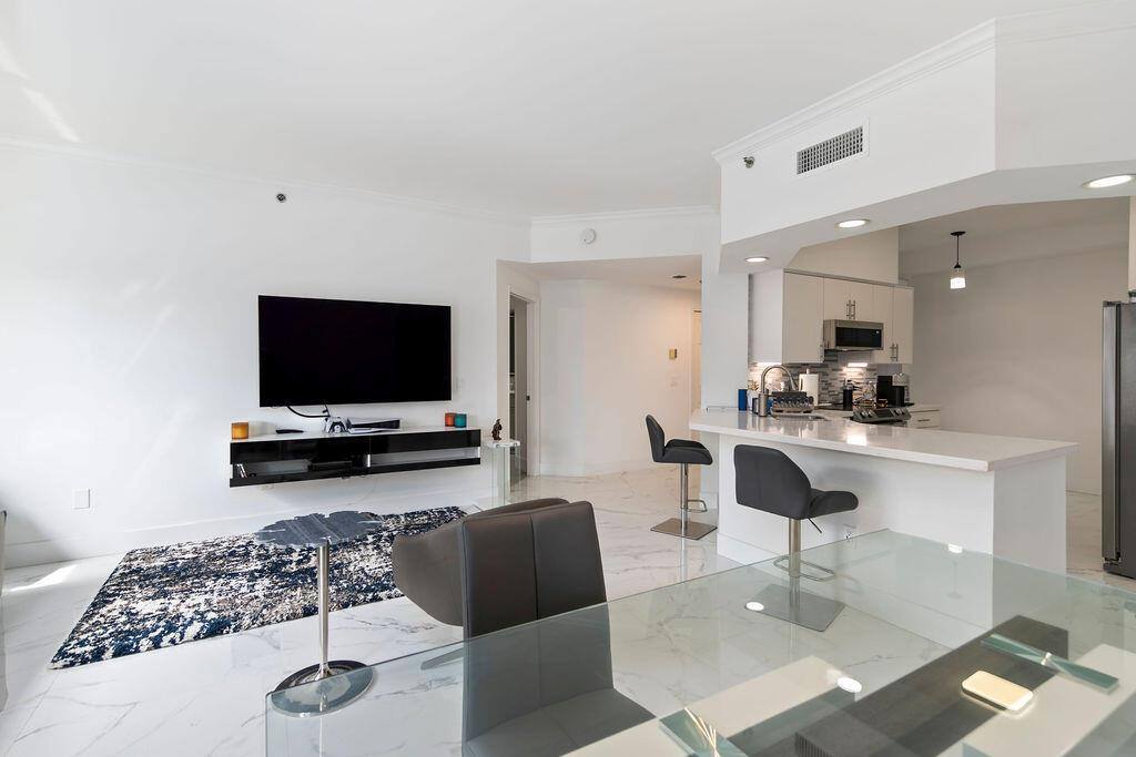 Apartment for rent at 3205 NE 184th St #9203, North Miami Beach, FL 33160