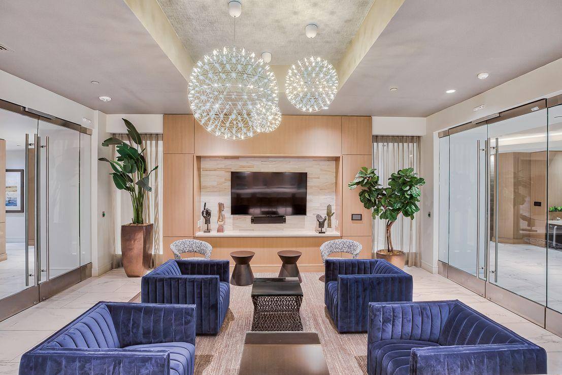 Apartment for rent at 936 South Olive Street, 936 S Olive St, Los Angeles, CA 90015