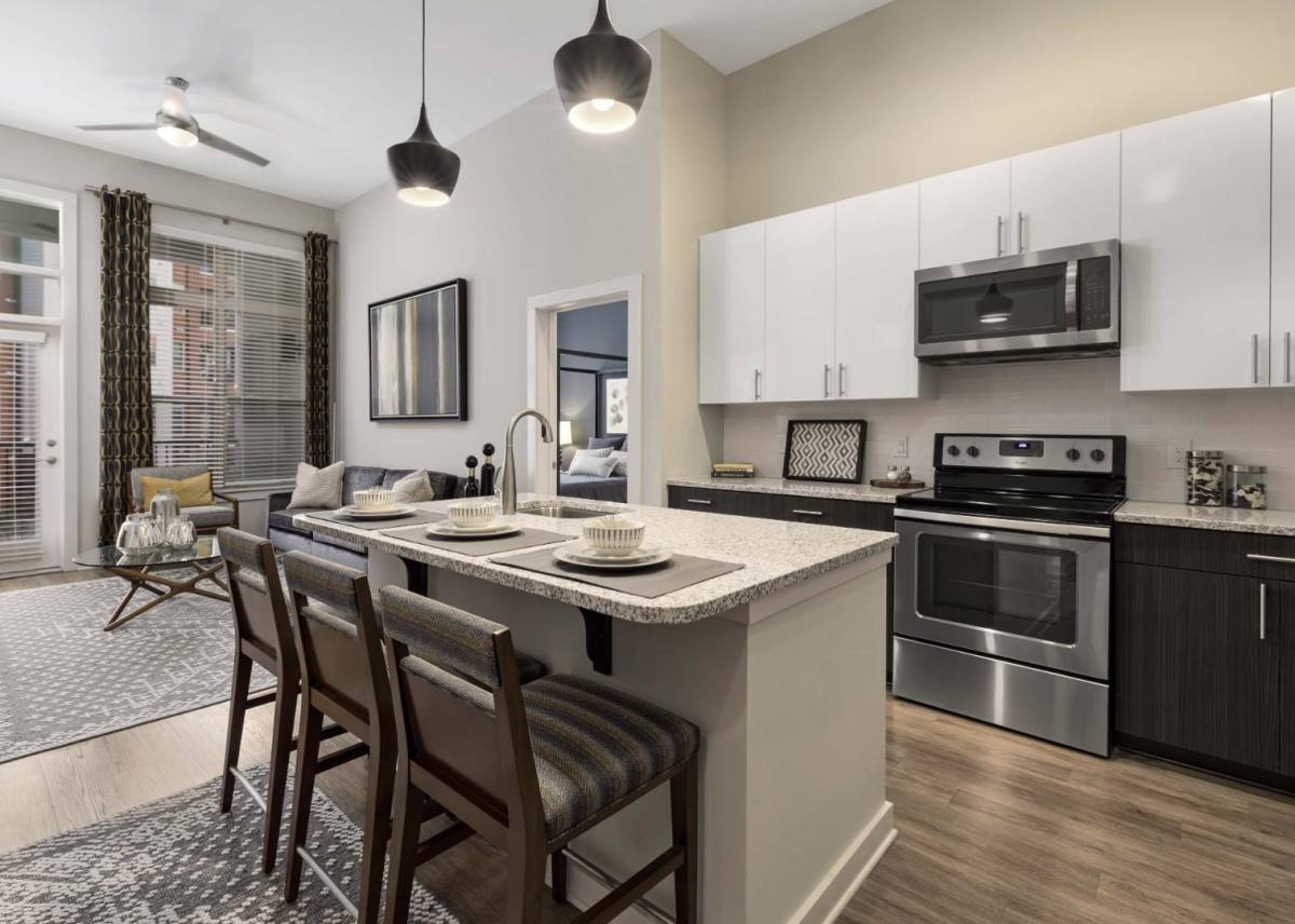 Apartment for rent at 616 Oberlin Rd, Raleigh, NC 27605