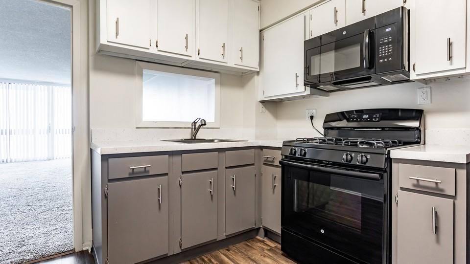Apartment for rent at 201 N Tyler Rd, Saint Charles, IL 60174