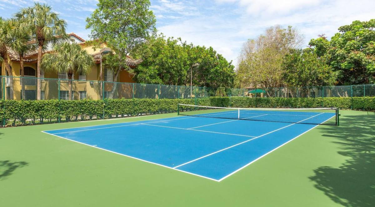 Apartment for rent at 1501 Coral Ridge Dr, Coral Springs, FL 33071