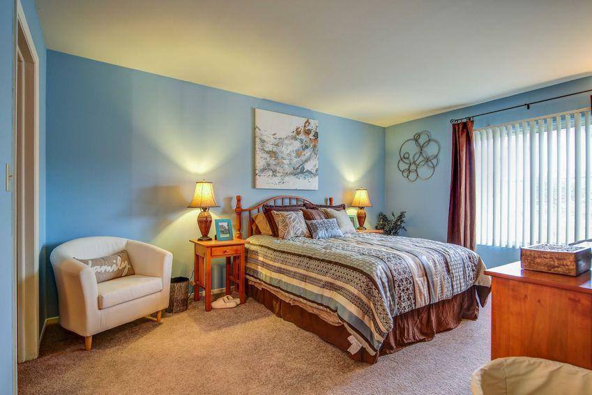Apartment for rent at 1572 Teal Lane, Wheeling, IL 60090