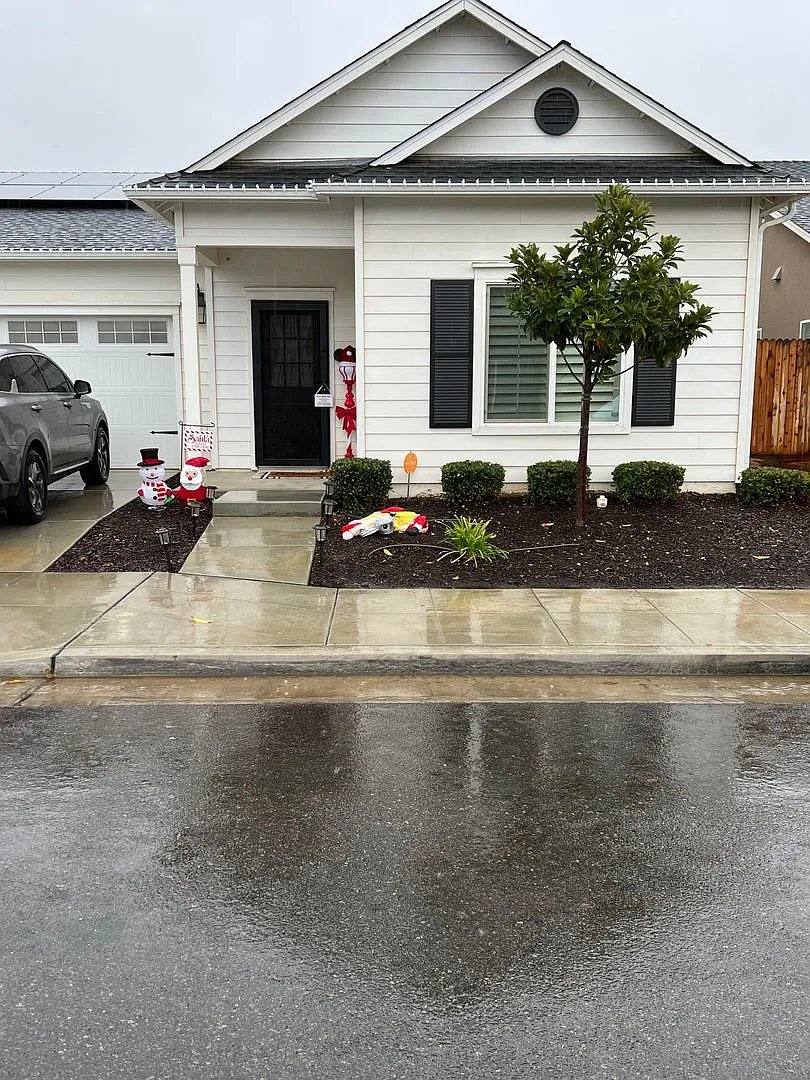 House for rent at 2137 La Vona Ave, Clovis, CA 93619