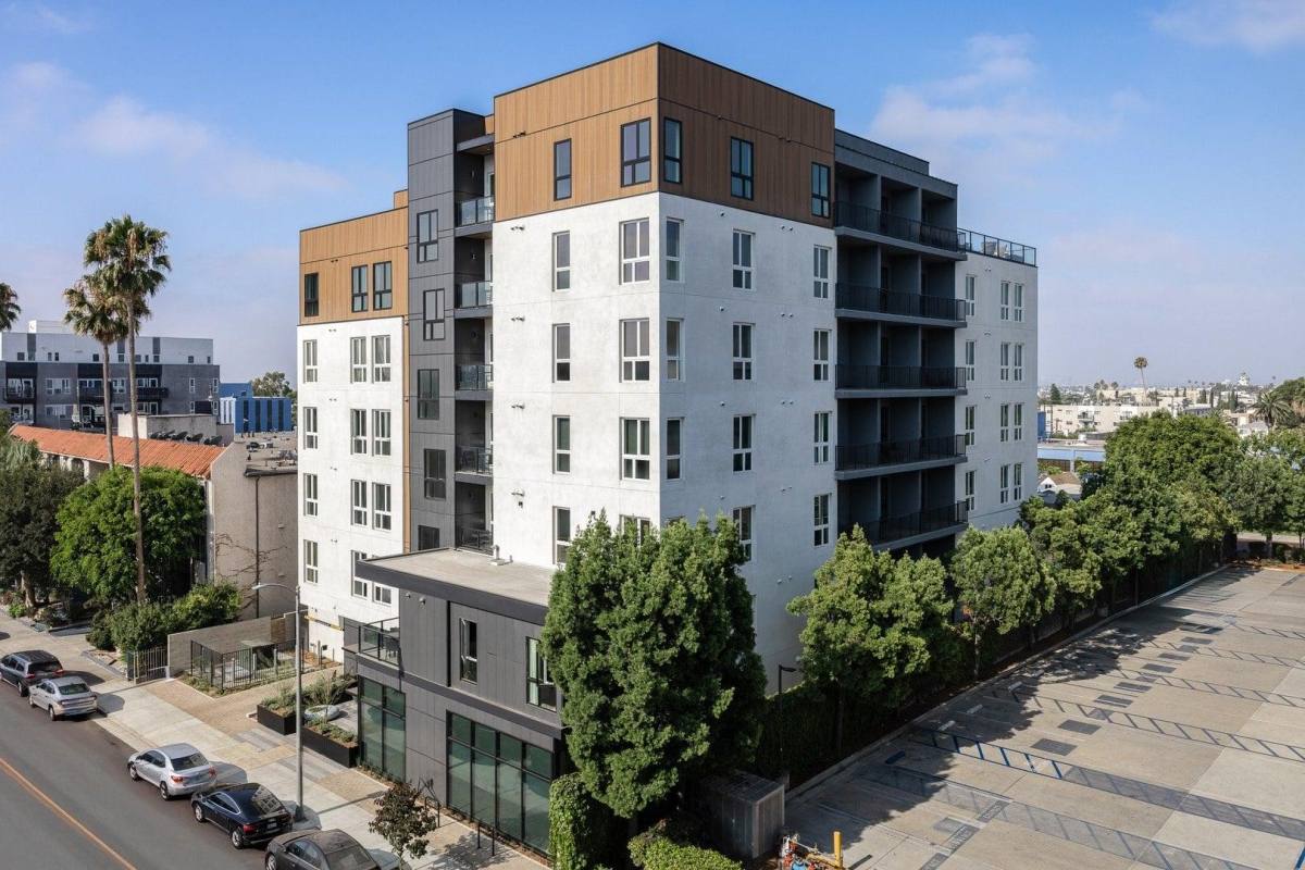 Apartment for rent at 1419 N New Hampshire Ave, Los Angeles, CA 90027