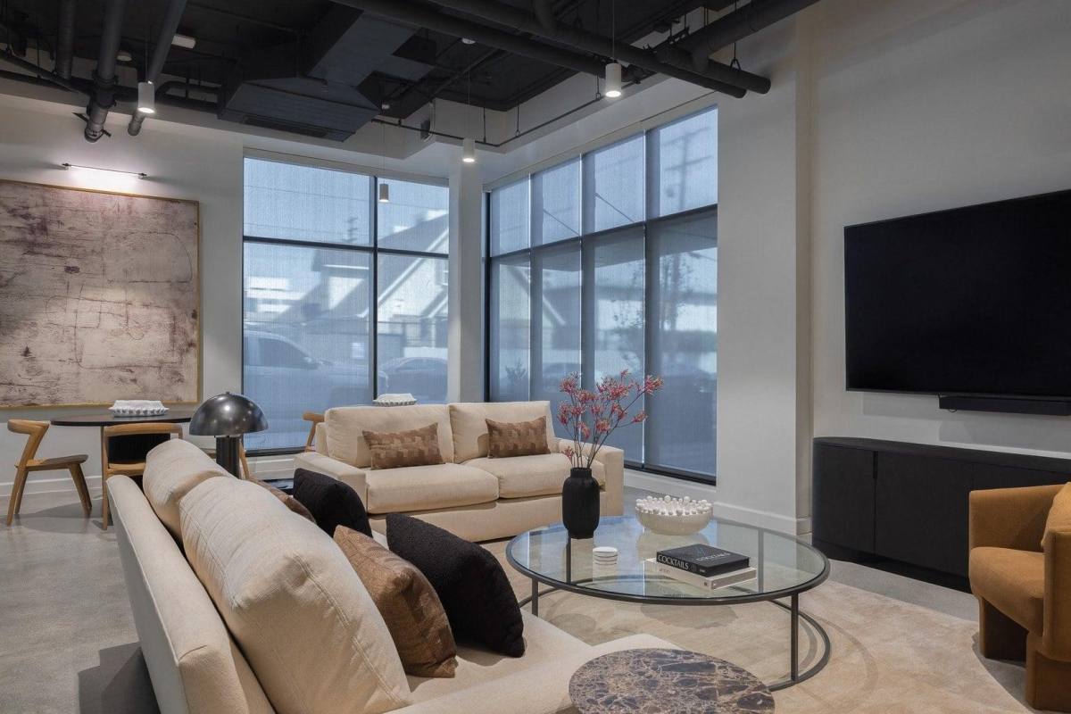 Apartment for rent at 1419 N New Hampshire Ave, Los Angeles, CA 90027