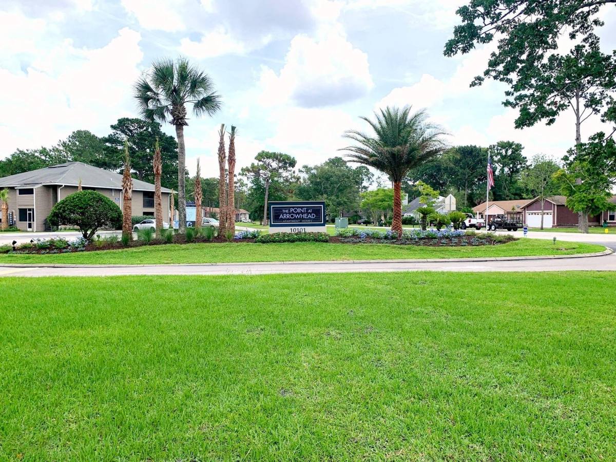 Apartment for rent at Hunters Way Apartment Homes, 10101 Arrowhead Dr, Jacksonville, FL 32257