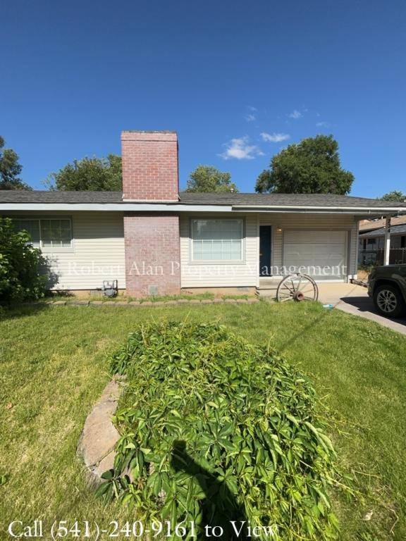 House for rent at 724 SW 37th St, Pendleton, OR 97801