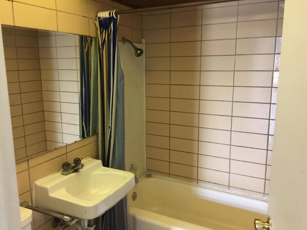 Apartment for rent at 28 S 19th St, Terre Haute, IN 47807