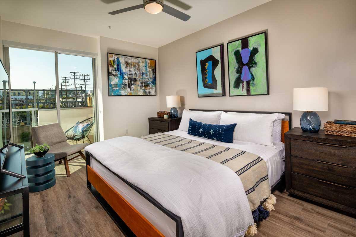 Apartment for rent at 1625 Lincoln Blvd, Santa Monica, CA 90401