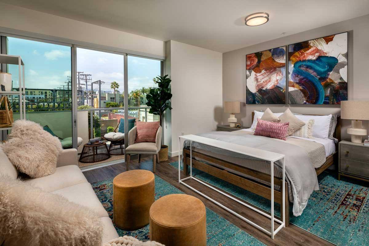 Apartment for rent at 1625 Lincoln Blvd, Santa Monica, CA 90401