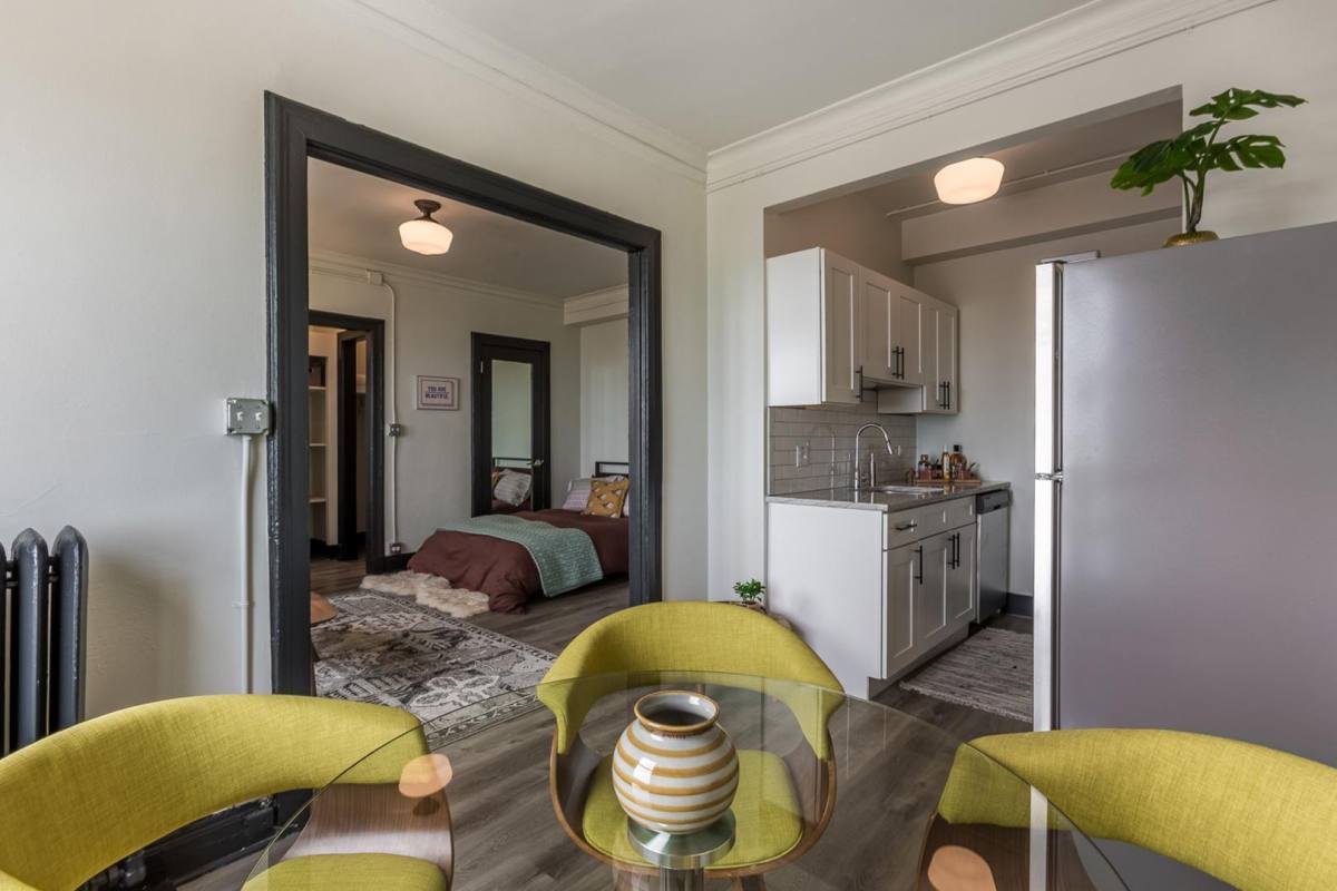 Apartment for rent at 6807 N Sheridan Rd, Chicago, IL 60626