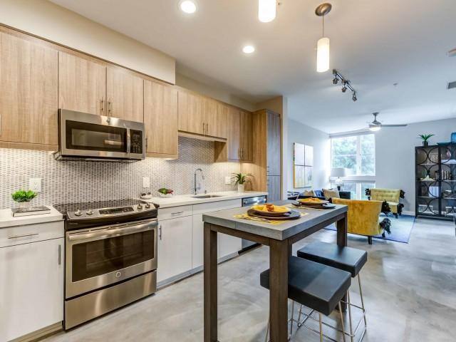 Apartment for rent at Desmond at Wilshire, 5520 Wilshire Blvd, Los Angeles, CA 90036