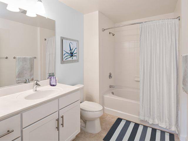 Apartment for rent at Avalon Oaks, 1 Avalon Dr, Wilmington, MA 01887