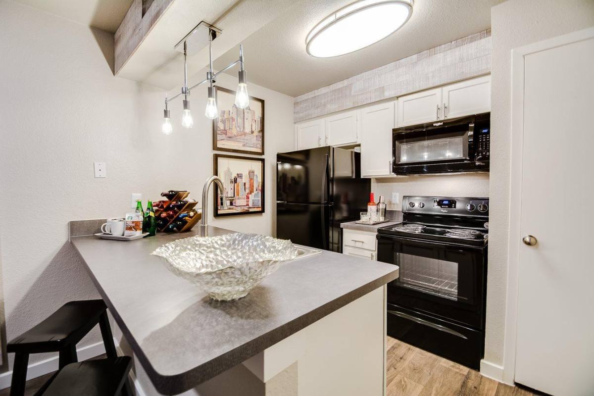 Apartment for rent at Central Park, 8325 Meadow Rd, Dallas, TX 75231