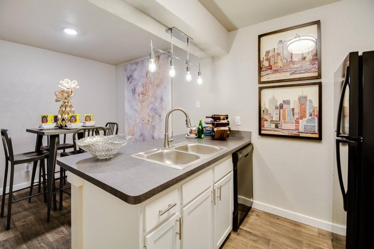 Apartment for rent at Central Park, 8325 Meadow Rd, Dallas, TX 75231
