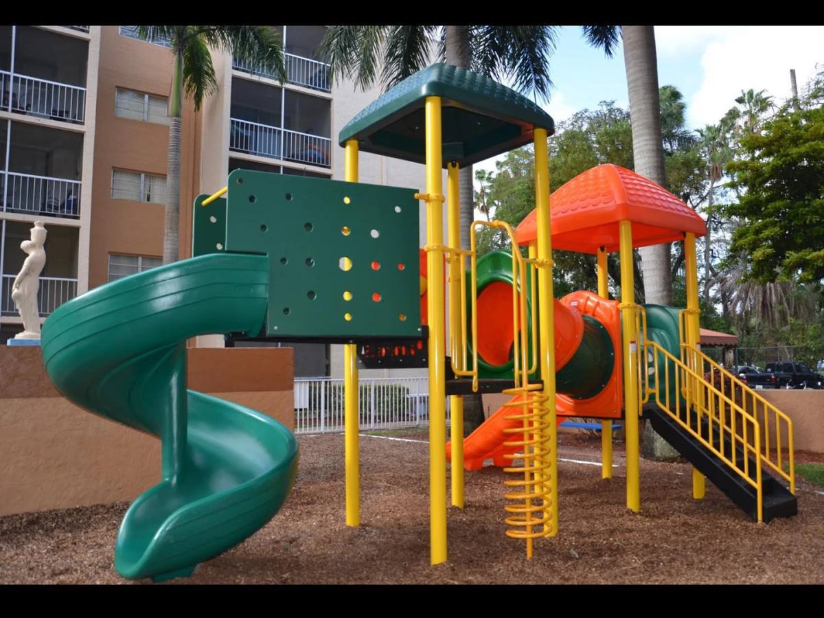 Apartment for rent at 1333 W 49th Place, Hialeah, FL 33012