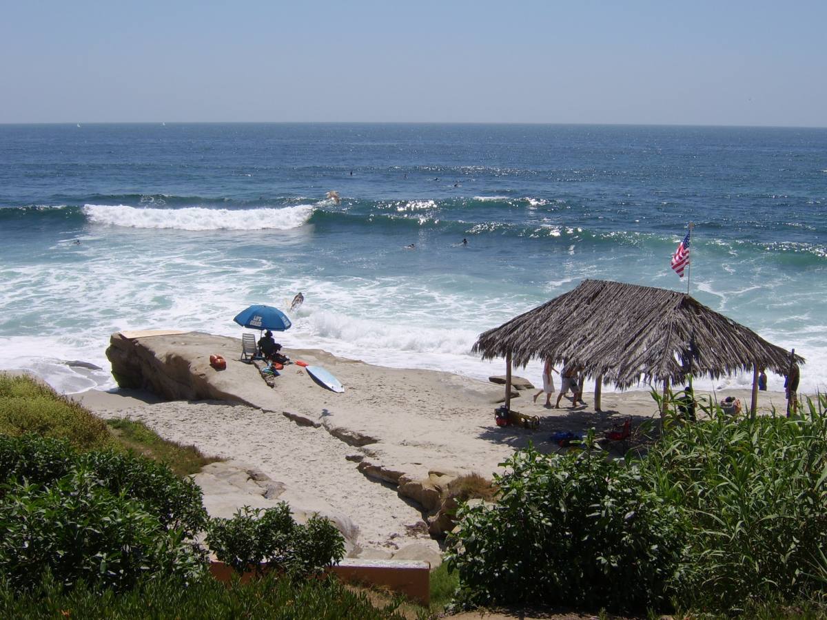 Apartment for rent at 237 Bonair St, La Jolla, CA 92037