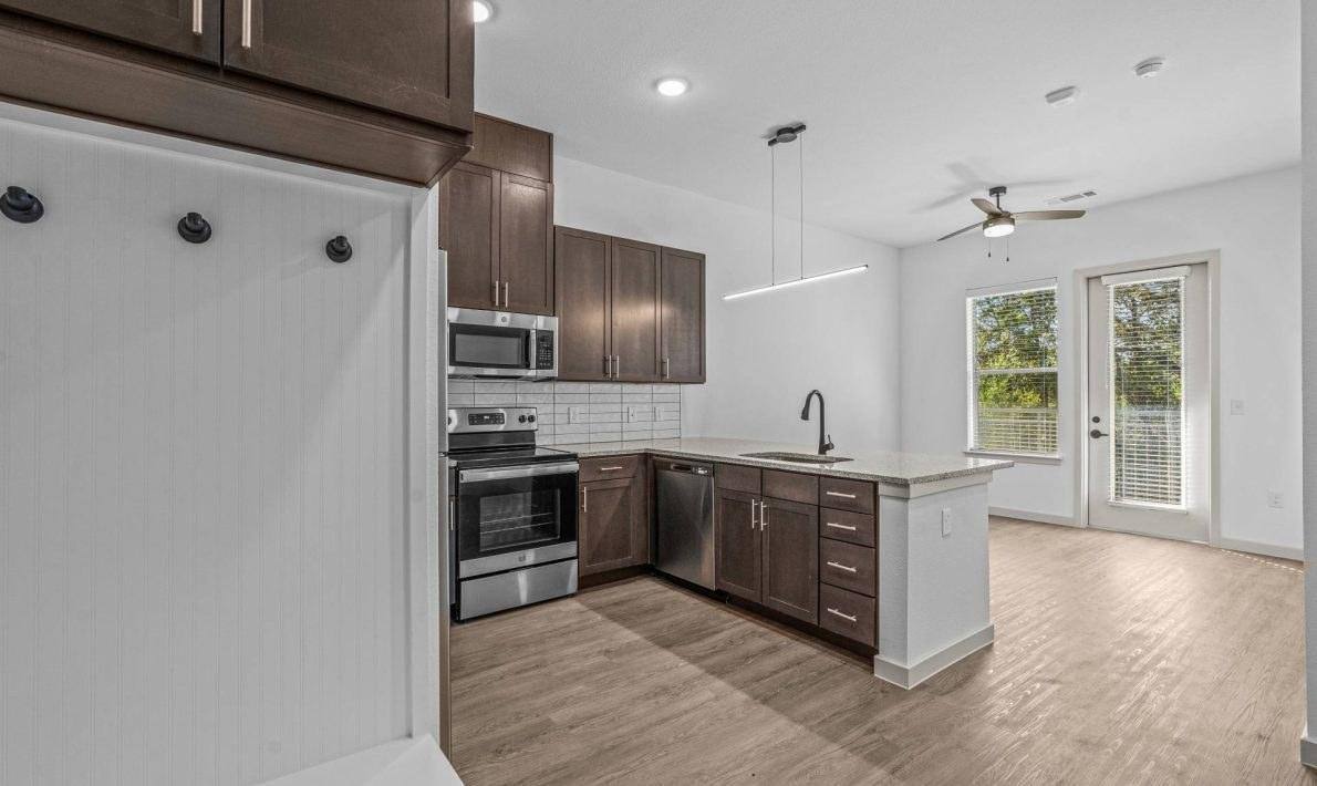 Apartment for rent at 7455 W Camp Wisdom Rd, Dallas, TX 75236