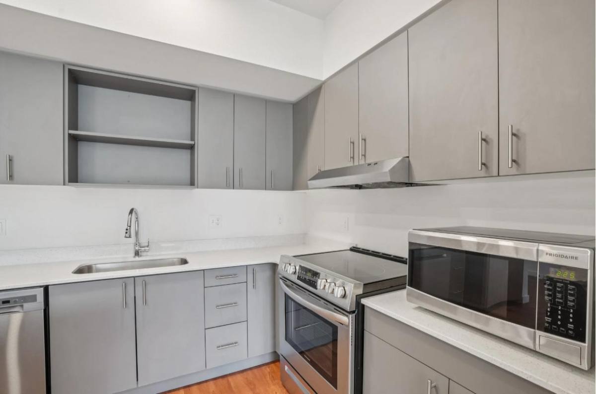 Apartment for rent at 1250 NE Compton Dr, Beaverton, OR 97006
