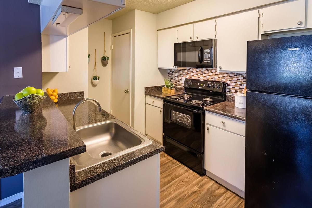 Apartment for rent at Slate Apartment Homes, 18050 Kelly Blvd, Dallas, TX 75287
