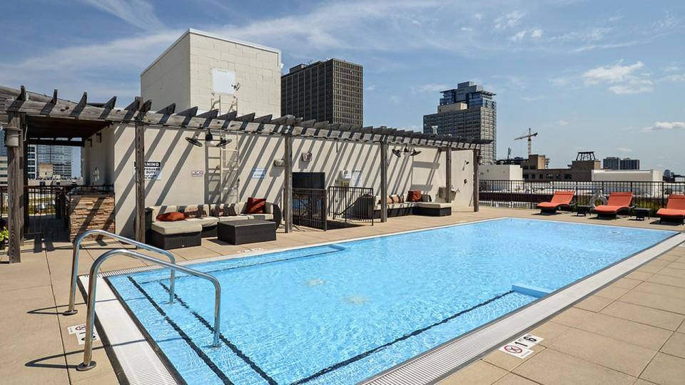 Apartment for rent at 1935 S Wabash Ave, Chicago, IL 60616