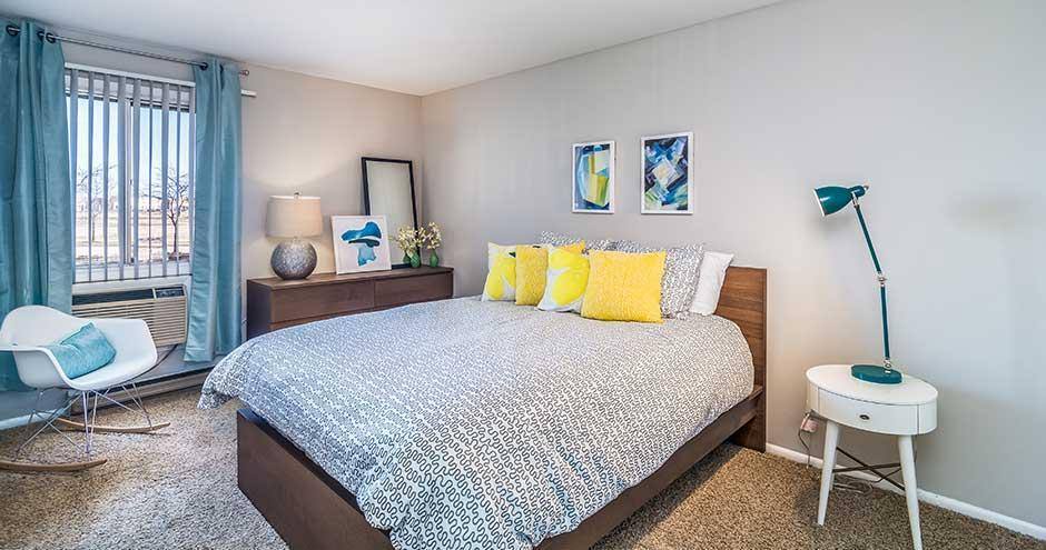 Apartment for rent at 500 Lakehurst Rd, Waukegan, IL 60085