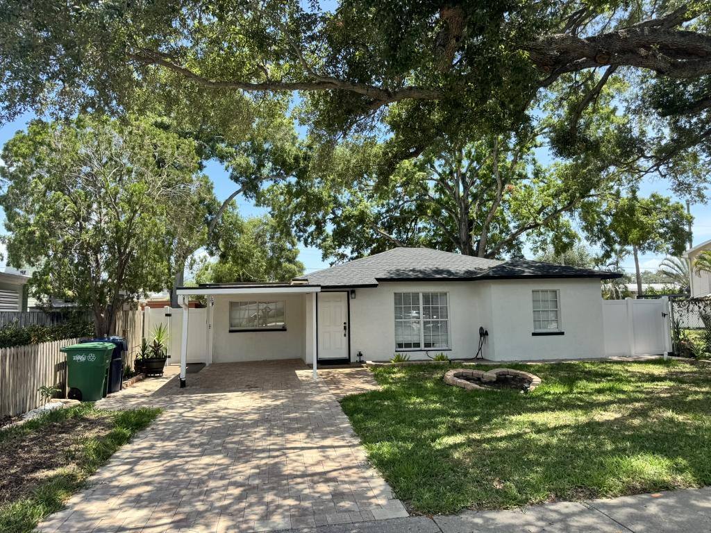 Apartment for rent at 4308 W N A St, Tampa, FL 33609