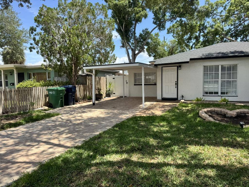 Apartment for rent at 4308 W N A St, Tampa, FL 33609