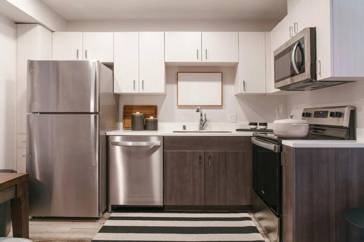 Apartment for rent at 321 Bercut Dr, Sacramento, CA 95811
