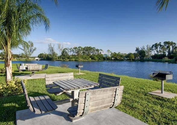 Apartment for rent at 222 Kingfisher Way, West Palm Beach, FL 33411